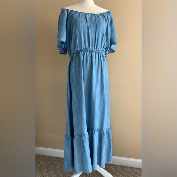 Off Shoulders Dress - Picture 6 of 6